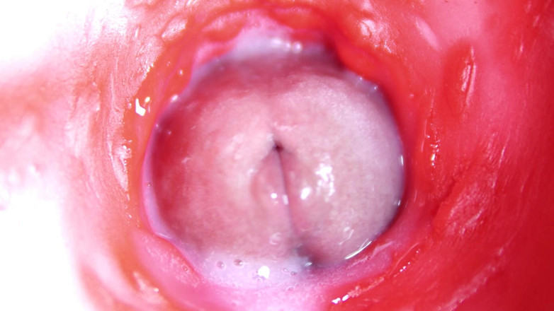 SEXY_GUYBEST: Extreme close-up van een grote pik in een nat zoet...