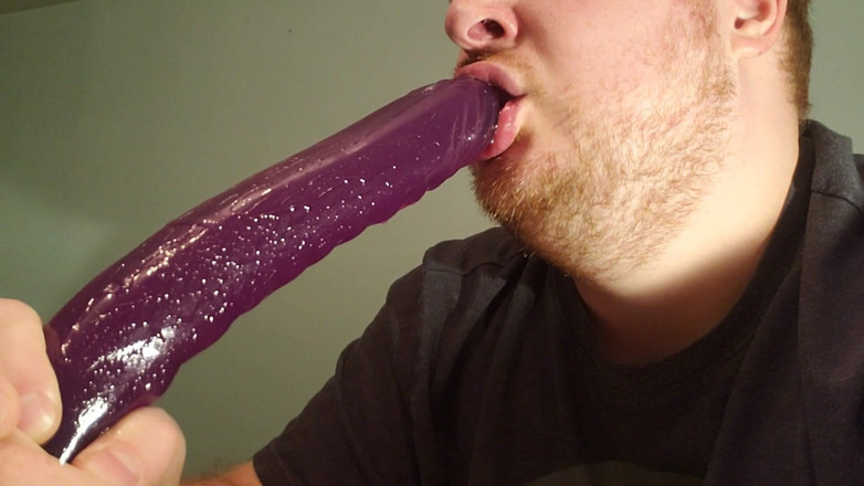 Charlieboy69: 深喉假阳具