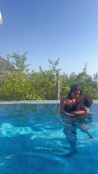 Essere Infedelissimo a Mio Marito Con Il Gigantesco Cazzo Vicino in Piscina Yasmina Khan