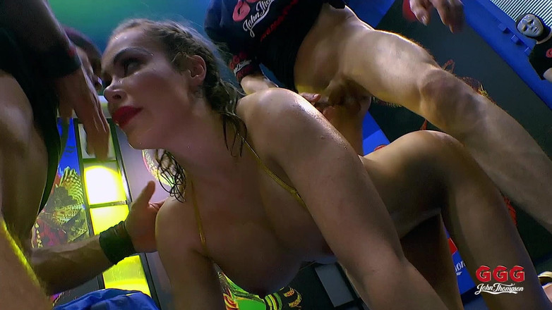 Casting GIRLS AND FIRST PORNO: 섹스할려고 줄을 서는 남자와 섹스하는 존 톰슨 체시 케이