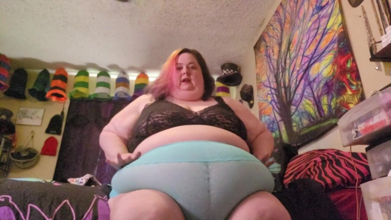 Kitty Delgato: 6xl ssbbw bragas recorrido y probar