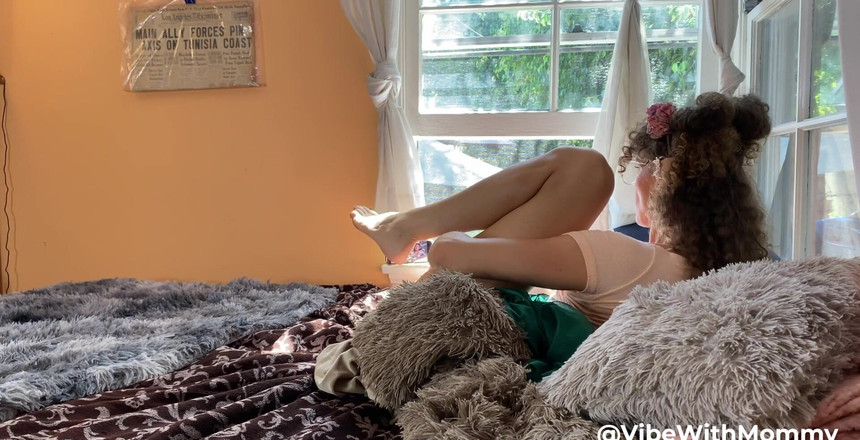 VibeWithMommy: Piękna Macocha Elvin ostro zerżnięta! Ten elf został już pobłogosławiony...