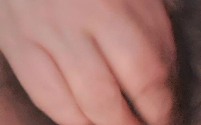 Mommy big hairy pussy: परिपक्व सौतेली मम्मी अपनी स्वादिष्ट चूत के साथ नग्न