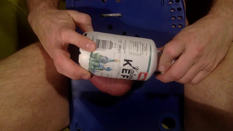 Ballspanking: Kefir in ballbusting