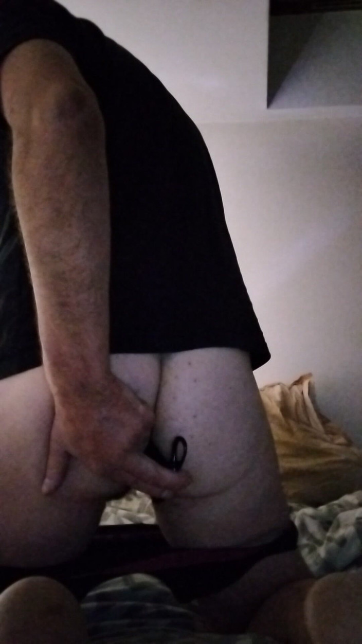 AnaMkeith: Melancap diskret dengan mainan dalam pantat saya