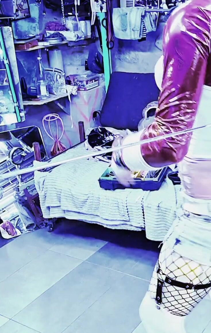 fetishboyzz: Den lille