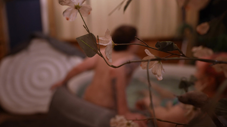 lilredvelvettt: Sexy sousedé ve vířivce