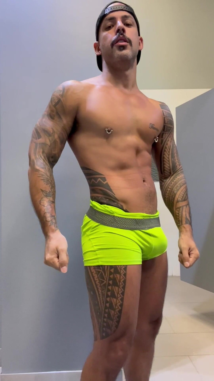 ortizjona: Miluji, když nosím spandex na cvičení v tělocvičně, ve sprše...