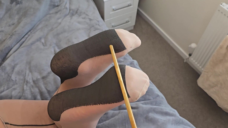 Slutty Ms B: Paní B žádá a je potrestána za to, že je zlobivá děvka