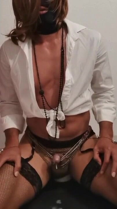 Rachelle: Crossdresser francés: orgasmo