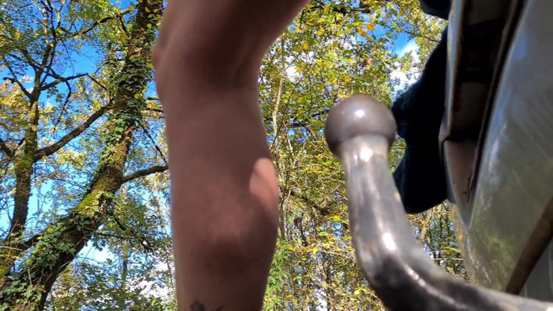 Sexymarghot: I fuck my car, the hitch ball and gear, squirt...