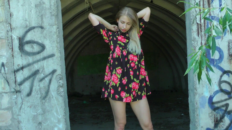 Dirty fantasy: Traviesa hermanastra tatuada en un collar fetiche le encanta jugar...