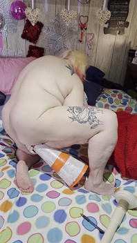 O koniyi sikiyor anal sikiş o götü millerce sikiyor