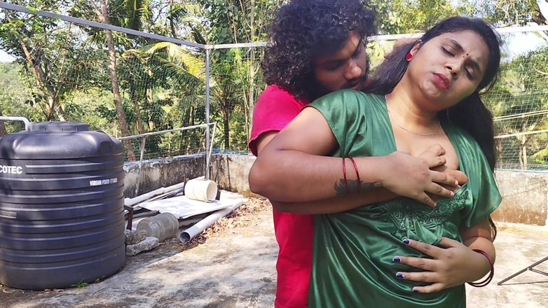 Vaigavarun45: Out Door Sex, Vaishnavy and Sharun Raj Out Door Romance...