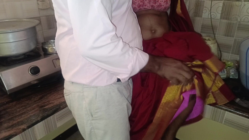 Housewife Kitchen Fucking (Gomathi Kavi)
