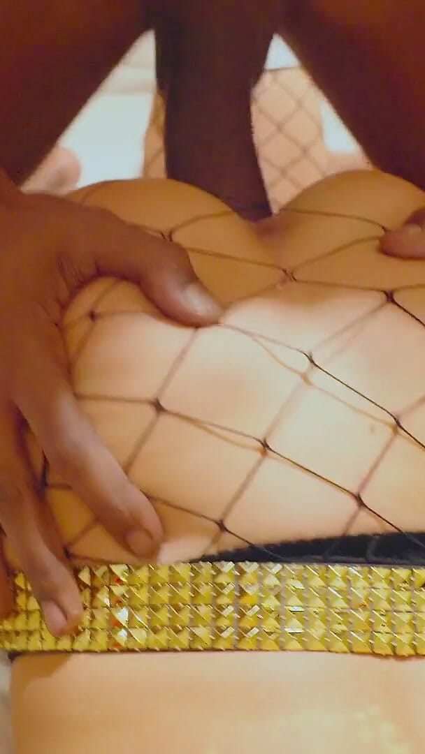 Cumbizz: Teenager bekommt ein gutes Gleitgel von einem xxl bbc