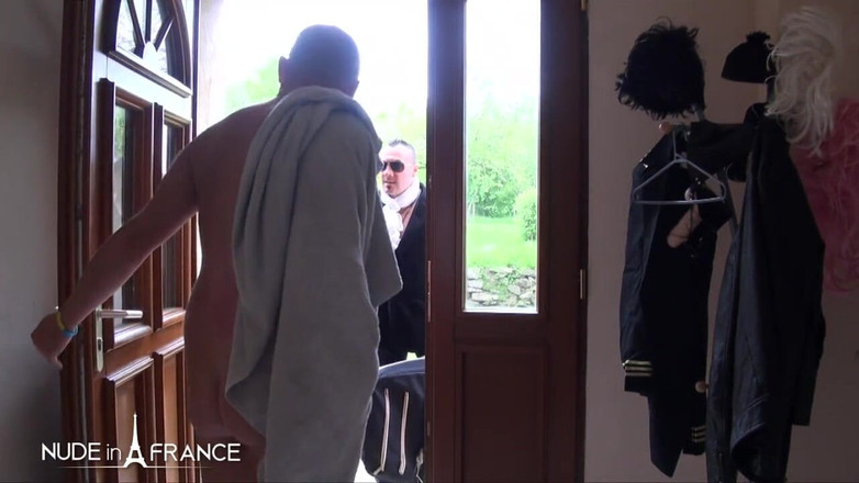 Nude in France: Pasangan amatur dengan awek Mariza berkongkek di rumah tetamu istimewa...