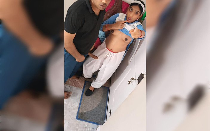 Parizadi: Студентки дези тайно трахаются в униформе