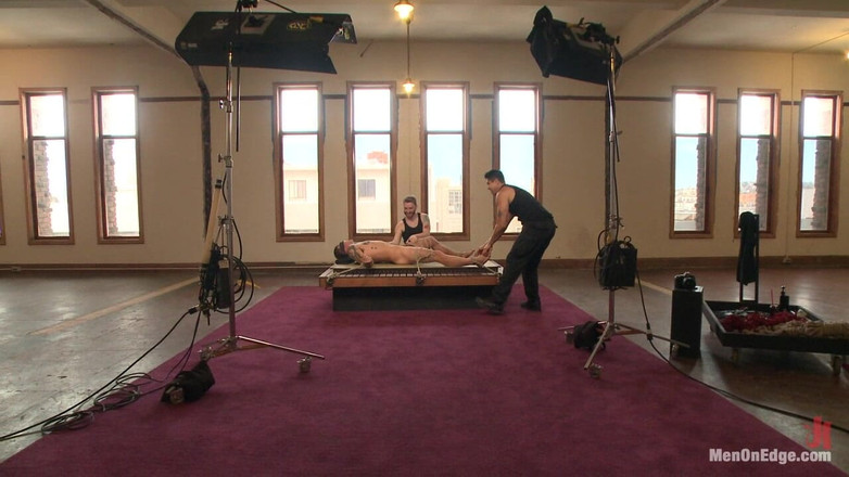 Men on Edge: Veiny Hung Cock, edged po raz pierwszy