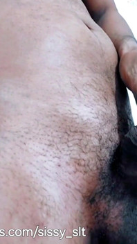 Sissy phục vụ bà chủ thống trị hotwife trong cuộc gọi video phần 2