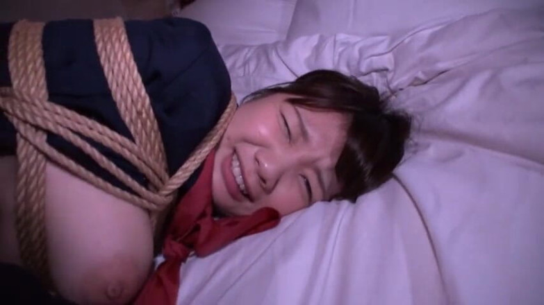 CherryBONBON: Purtând uniforma doar pentru a vedea cum el ar reacționa.