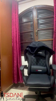 Evde, iyi anlamda, büyük penisin transvestiti Daniela Santos boşalıp dinlenmeye gidiyor.