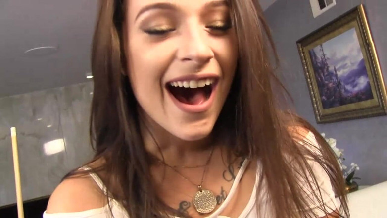 Eros JOI - Liberated Eye: Perving z pasierbicą mojego klienta (z Lacey Channing) - JOI