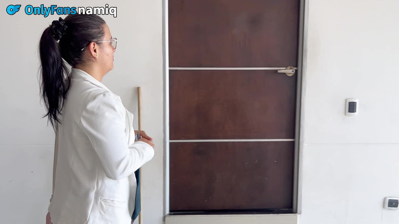 NamiQsein: Orang Real Estat Seksi Mengunjungi Rumah Saya Dan Saya Menidurinya