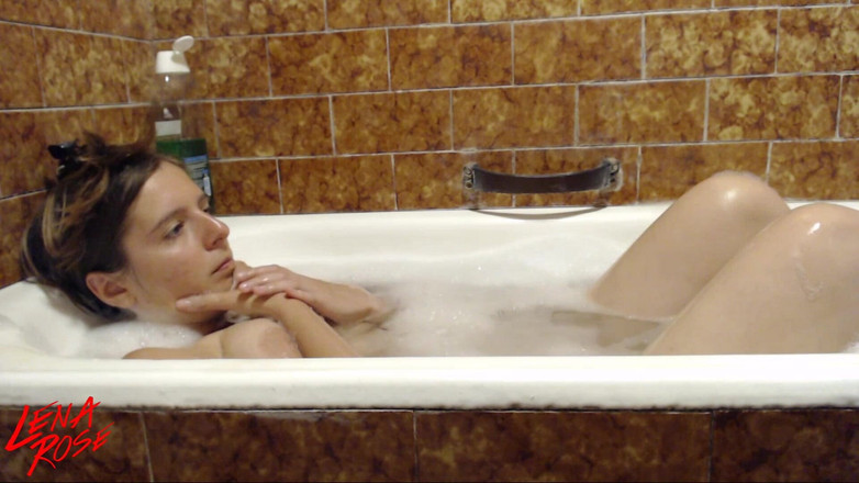 Lena Rose: Relaxace ve vaně