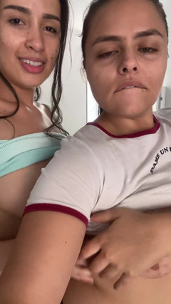 zoemelissa: Sesso lesbico, abbiamo trovato il telefono del nostro vicino e...