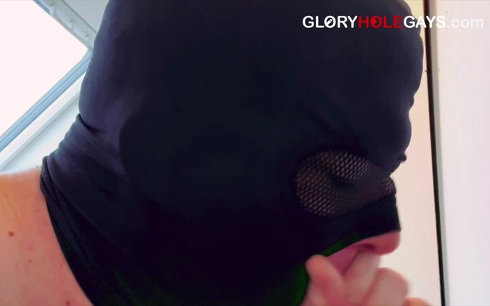 Gloryholegays: Hongerige papa neukt me hard en langzaam - wat er daarna...