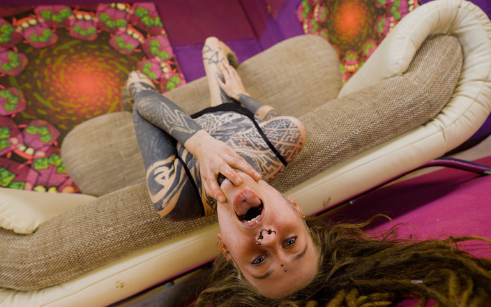 Z-Filmz: Pasangan Tatu Permainan Keras Dan Dubur