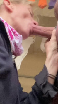Blowjob in the Washing Machine Room - Real Couple