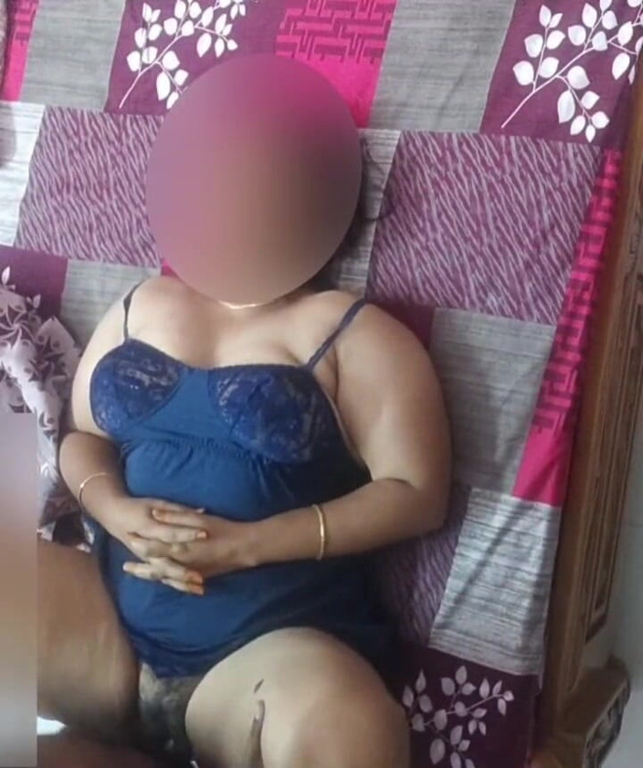 Black & white desicat: Hot Desi Boudi Big Juicy Tits Bouncing Rough Creampie Sex