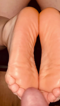 I piedi di una moglie amatoriale