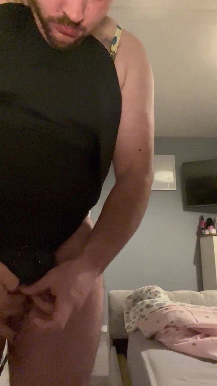 Shaun Cbt: ワンピース水着CBTでチンポとボールの緊縛