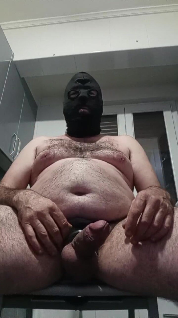 Xauencaliente: Handsome Chubby with Hard and Fat Masturbating