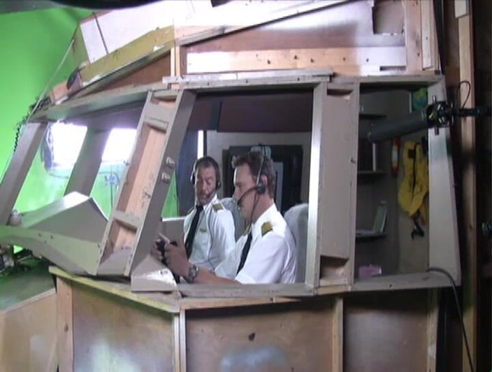 Adventures In Pornland: 空姐 bts 1 - 在现场