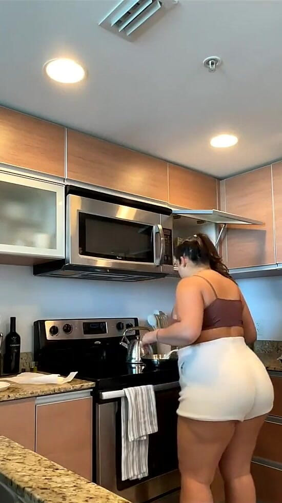 Live Stream with Dani Valentina