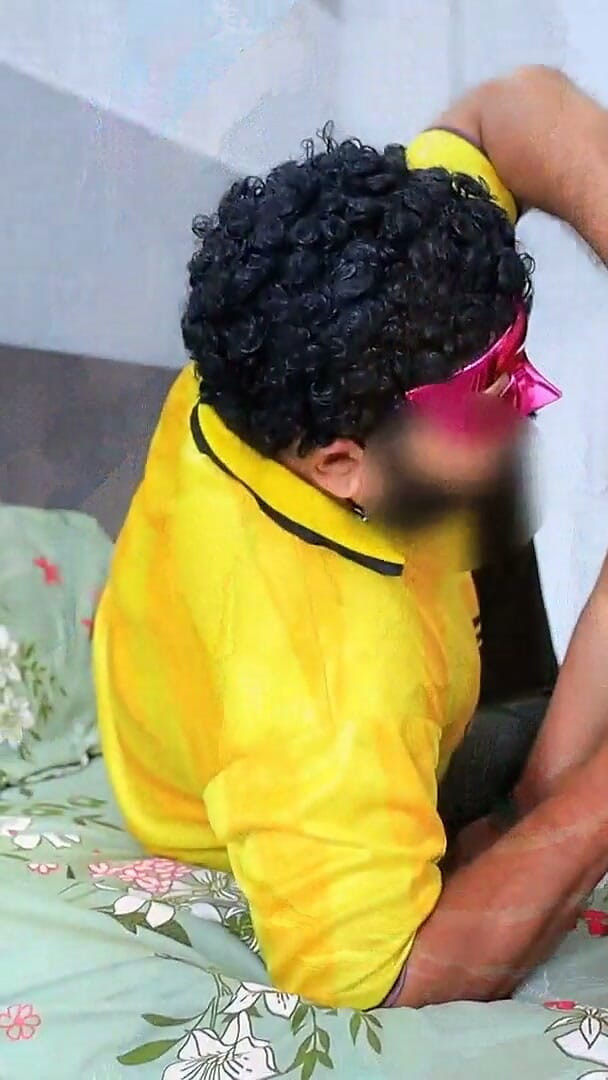 Big-Boobs-fuckers: Hintli karı koca arasında yoğun uyarılma ile dolu cinsel ilişkiler.