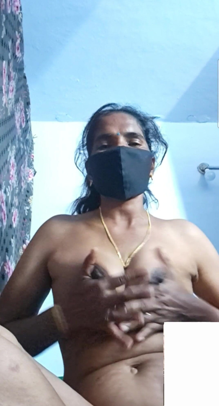 Jayaselvi: Tamil teyze kırmızı iç görüntülü görüşme servisi