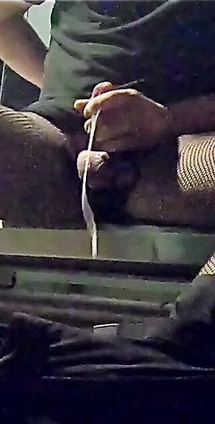 Hyperspermia: बस स्टॉप मेरा वीर्य निकालना बंद नहीं कर सकता।