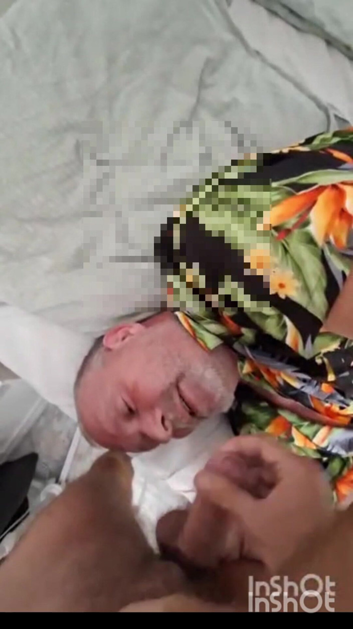 Mozzbear: Daddy's Giving Me a Nice BJ