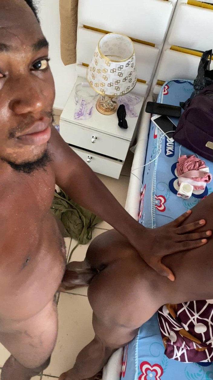 BlackDanie_production: बेबी अपने अच्छे बस्सी के साथ मेरा इलाज कर रहा है