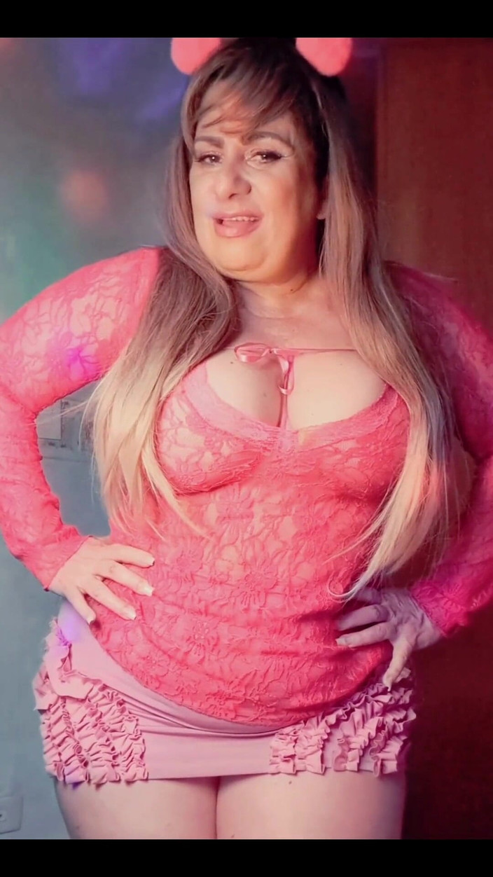 UtopianHumor507: 彼女は確かに男性にとって素晴らしい妻です