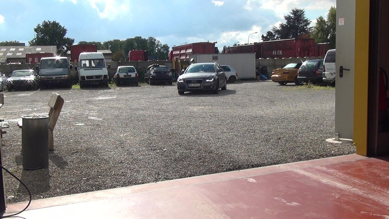 Erotic Club: Секс-вечеринка в гараже