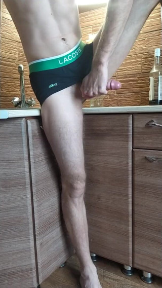 Dick Boys Studio: Ngocok kontol di dapur