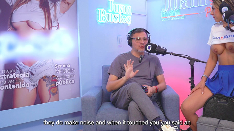 JuanBustos: Cristinavegas, латиноамериканська веб-камера модель, ламає свій клітор, катаючись на трах-машині на juanbustospodcast.