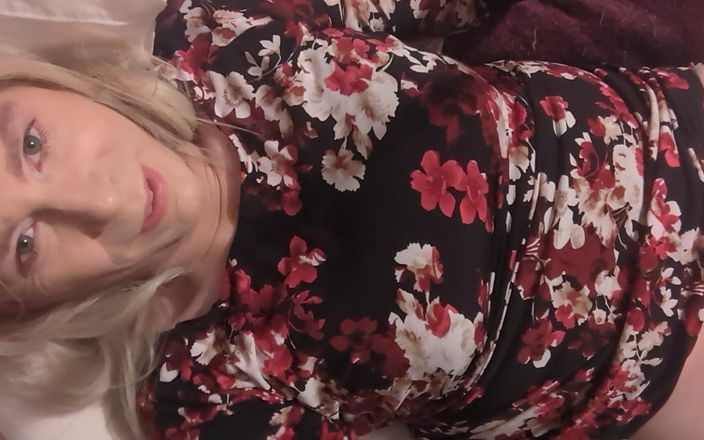 NikkiGee: En stor sperma med Nikki! Titta på mig stroke och...