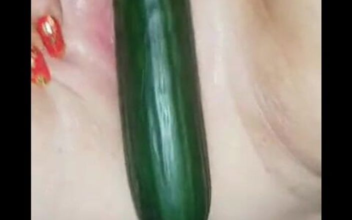 JJ Jewel BBW: Scopando la mia figa con il cibo